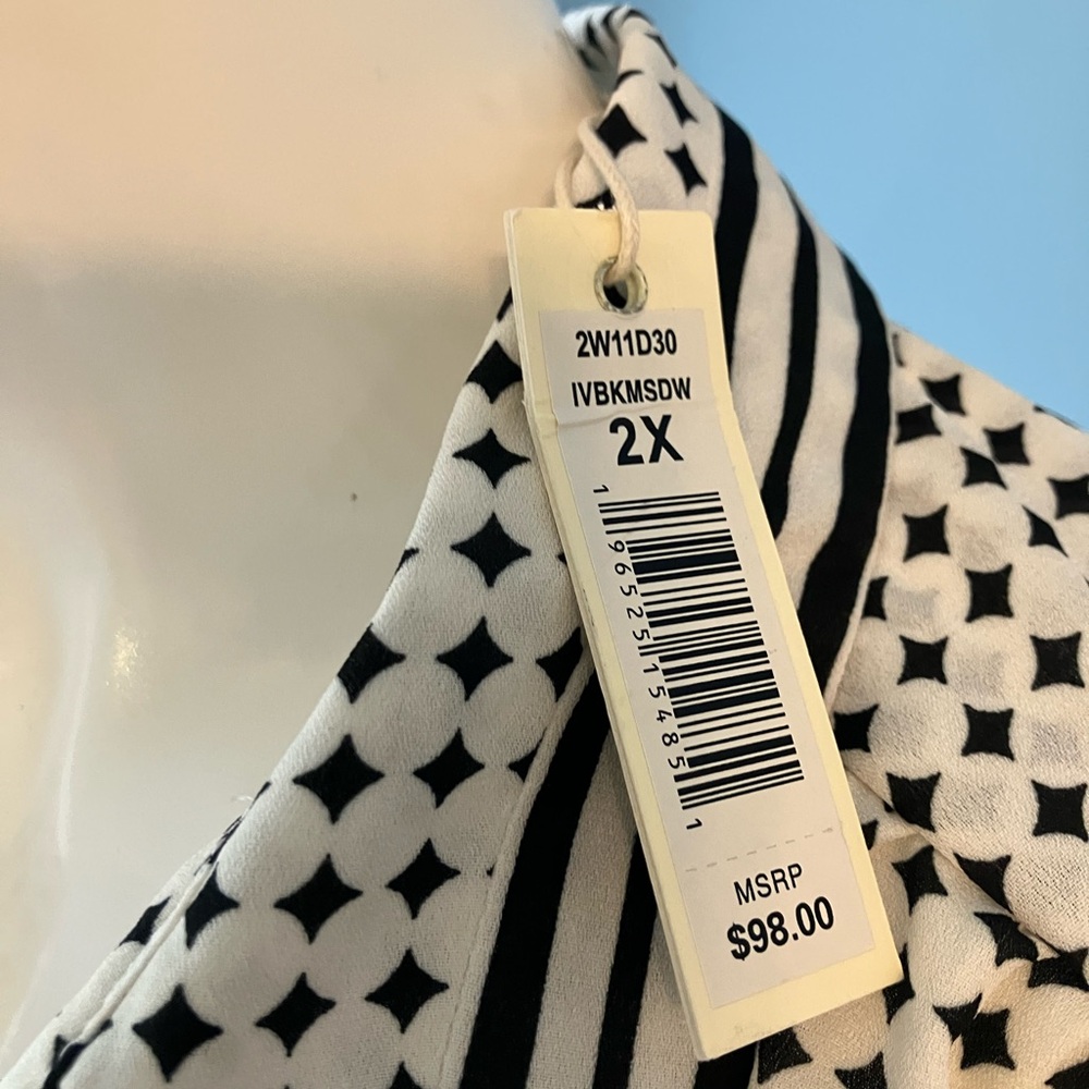 NWT Women’s Max Studio Black and White Check Blouse - Size 2X MSRP $98 - Picture 3 of 7